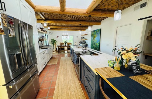Apache Junction House | Charming 3-bedroom house with WiFi, AC and pool in Apache Junction!