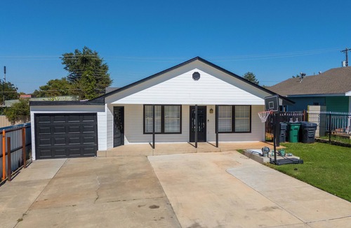 Central Oklahoma City House | Charming 3-bedroom house with WiFi, AC in awesome Oklahoma City.