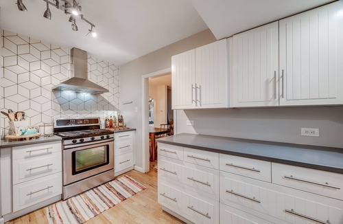 Holbrook Park House | Charming 3 Bedroom 1940s Farm House