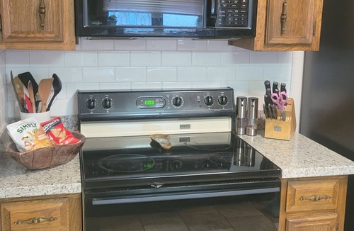 Bowie House | Charming 3 Bedroom & 2.5 Bath w/Pool and Playground