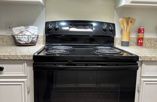 Ruston Apartment | Charming 3-bedroom apartment with AC, WiFi, private patio in delightful Ruston!