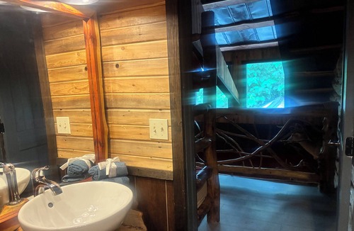 Saint Joe Cabin | Charming 3-bedroom Barndominium cabin with AC in Saint Joe