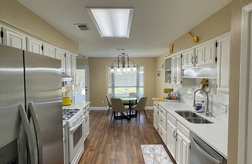 South Arlington House | Charming 3-bedroom house in peaceful Arlington with WiFi, AC