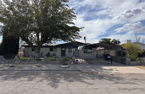Northeast El Paso House | Charming 3-bedroom house with Pool, AC and WiFi in pleasant El Paso
