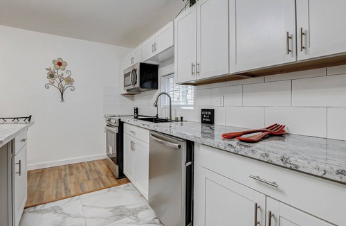 Anahuac House | Charming 3-bedroom house with AC in Anahuac