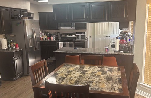 Dallas House | Charming 3-bedroom house with AC in Dallas perfect for relaxing