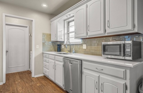 Edmond House | Charming 3-bedroom house central to everything in Edmond and handy to OKC