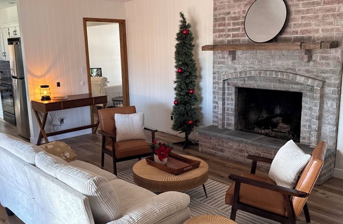 Parkville House | Charming 3-bedroom ranch house in Parkville Missouri