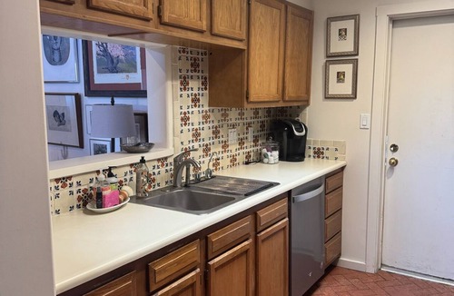 Southside House | Charming 3-bedroom townhome in SE Santa Fe AC & WiFi. Monthly + rentals.