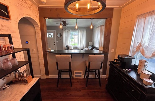 South Kansas City House | Charming 3-bedroom house with great backyard in Kansas City