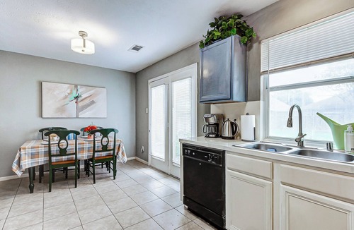 Richmond House | Charming 3BD/Office/Yard & Pet-Friendly