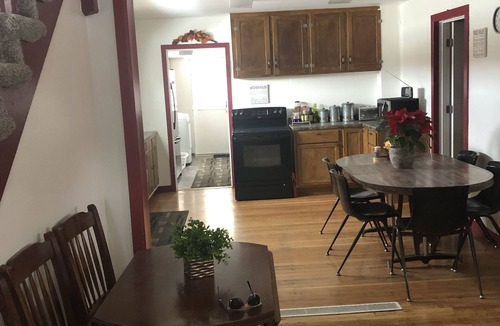 Sundance House | Charming 4-bedroom house with WiFi, AC in wonderful Sundance
