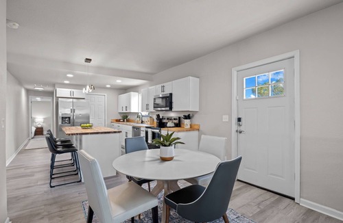 Pueblo House | Charming 4-bedroom house with AC, WiFi in delightful Pueblo