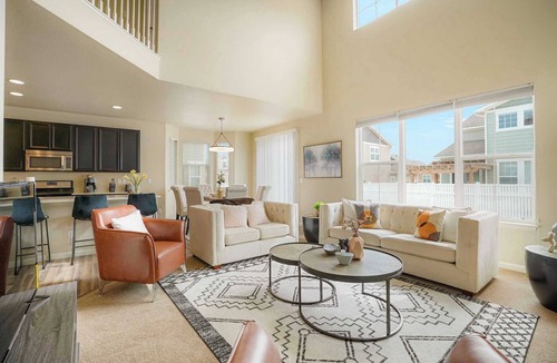 Longmont House | Charming 4BR Retreat｜Fenced Backyard, Pet-Friendly & Relocation Ready #41709