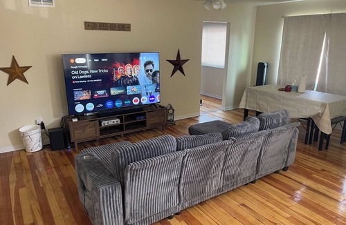 Winslow House | Charming 4BR Winslow Retreat—5 Min Walk Downtown, AC, WiFi & Relaxing Yard