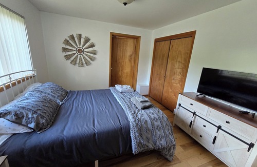 Waitsburg House | Charming 5-bedroom farmhouse with a great yard in delightful Waitsburg