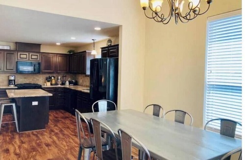 Wellborn House | Charming Aggieland Oasis