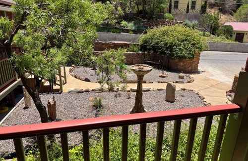 Brewery Gulch Apartment | Charming Brewery Gulch apartment in a historic former brothel close 2 everything