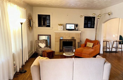 St. Louis House | Charming Cozy Brick Bungalow in the heart of St. Louis