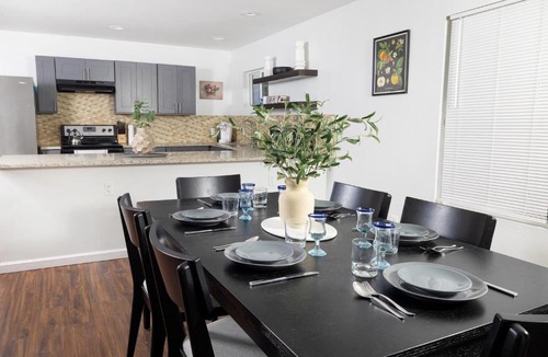 Jefferson House | Charming Dreamy Home Close to Downtown SA