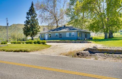 Gem County House | Charming Emmett Home w/Patio - 14 Mi to Reservoir
