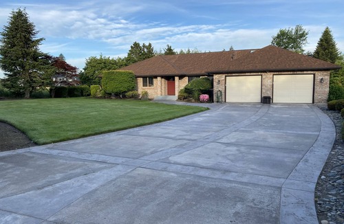 Enumclaw House | Charming Enumclaw rambler near Mount Rainier and Crystal Mountain Ski Area