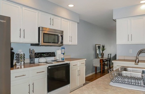 University Hills Condo | Charming Family Home with Cozy Retreat