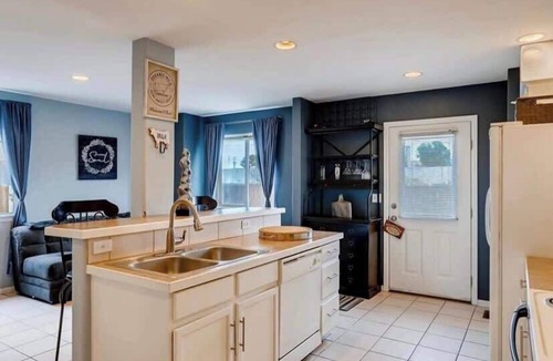 University Hills Condo | Charming Family Home with Cozy Retreat