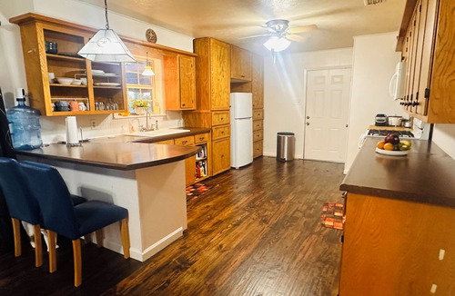 Corsicana House | Charming Farmhouse Getaway with Nature & Family Fun in Corsicana, TX