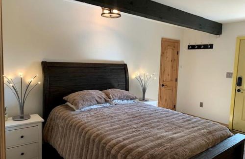 Raton House | Charming, Glamping Cabin with Barbecue Grill, Perfect for Wildlife Watching in Raton, New Mexico
