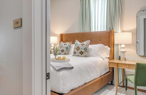 Granbury Hotel | Charming Granbury Hotel Room on the Historic Granbury Square