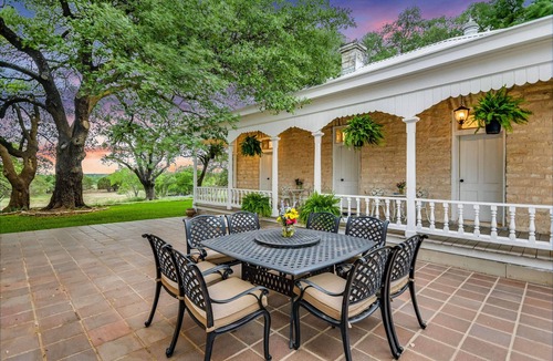 Lampasas Cottage | Charming Historic Cottage on 20-Acre Historic Texas Retreat