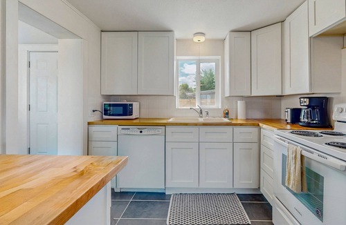 Brewster Cottage | Charming Home Near the Banks of the Columbia River in Scenic Brewster