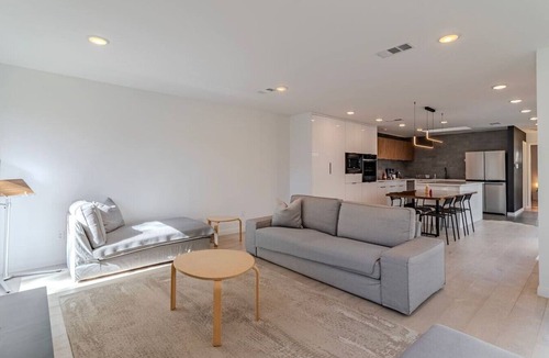 Chinatown House | Charming Houston Getaway