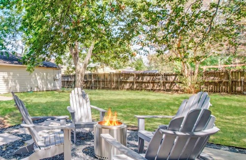 Spring Branch East House | Charming Houston Oasis w/Huge Fenced Backyard