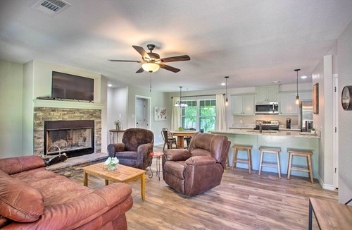 Yantis Cottage | Charming Lake Fork Cottage w/Screened-In Porch!