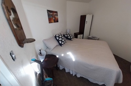 Pomerene House | Charming, Modern, Stylish 4-bedroom house with AC 1 mile off Interstate 10