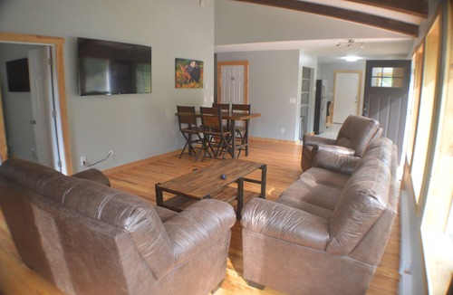 Grant Cabin | Charming Mountain Log Cabin Duplex Close to Trails