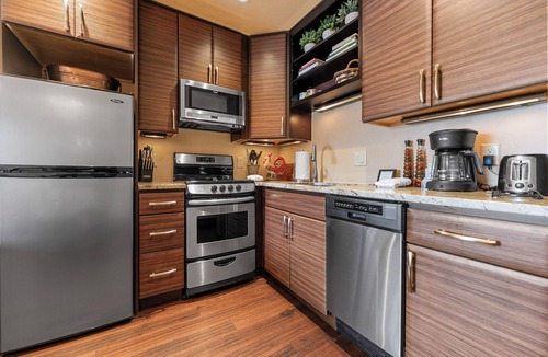 Frisco Condo | Charming Mountain Studio w/ Hot Tub Near Frisco Main St