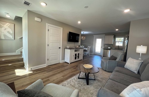 Biloxi House | Charming NEW 3 BR beachfront retreat in Biloxi - your perfect coastal getaway