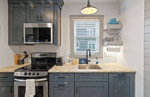 Ottawa House | Charming, pet-friendly waterfront home