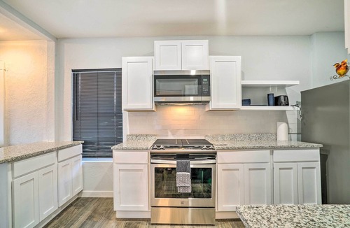 El Paso House | Charming & Quaint El Paso House w/Backyard!