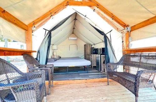 Sutherland Springs Other | Charming Safari Tent in Marion, Texas - A Fantastic Aquatic Adventure on the Cibolo Creek for the Whole Family