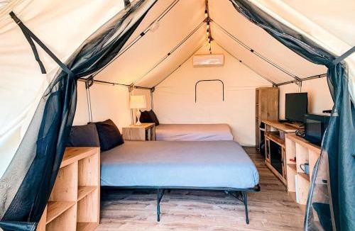 Sutherland Springs Other | Charming Safari Tent in Marion, Texas - A Fantastic Aquatic Adventure on the Cibolo Creek for the Whole Family