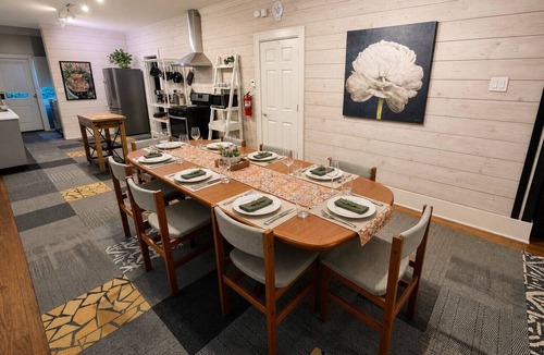 Alta Vista House | Charming screened porch hang-out, quiet locale 10-min to downtown. Pet Friendly!