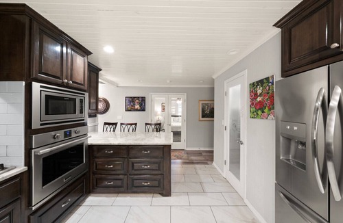 Quail Creek House | Charming Stay | Hot Tub, Patio & Antique Charm