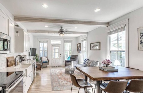 Carlton Landing House | Charming Twinkle Lane Cottage