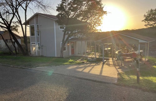 Morgans Point Resort House | Charming 2-bedroom lakeview home, boat ramp mile away, Morgan's Point Resort