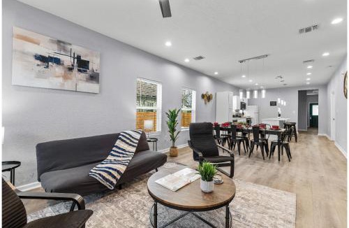 Denver Heights House | Charming Walkable 4 BR2.5 BA Near Dtown Riverwalk