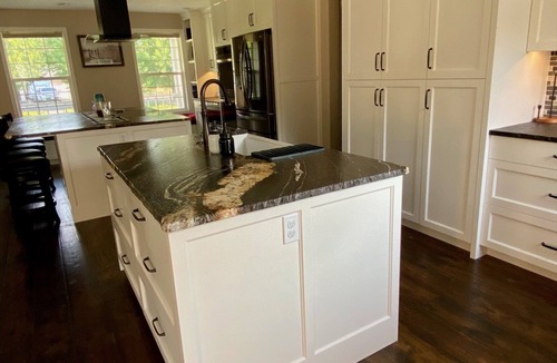Walla Walla House | Charming Wine lovers Farm House with heated Pool & Hot tub!